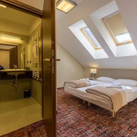 Kanion Bed & Breakfast 2*